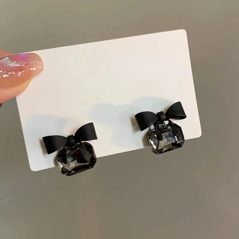 BELLE - Elegant Black Bow Crystal Earrings