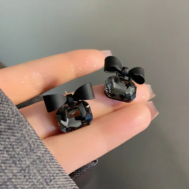BELLE - Elegant Black Bow Crystal Earrings