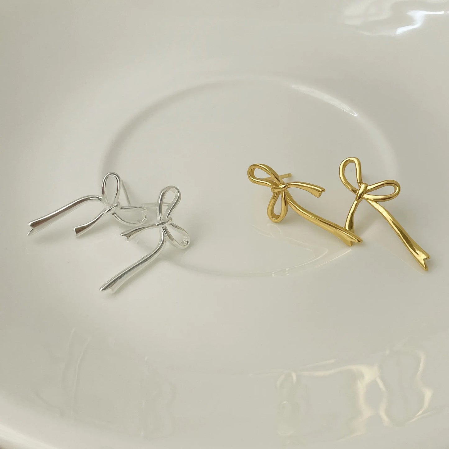 LUNA - Gold-Plated Ribbon Bow Stud Earrings