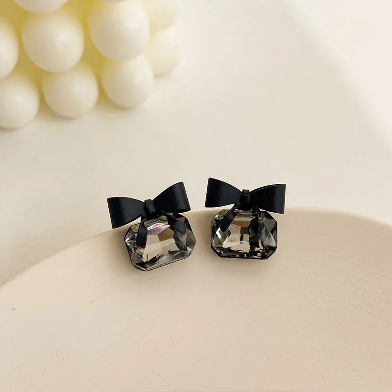 BELLE - Elegant Black Bow Crystal Earrings