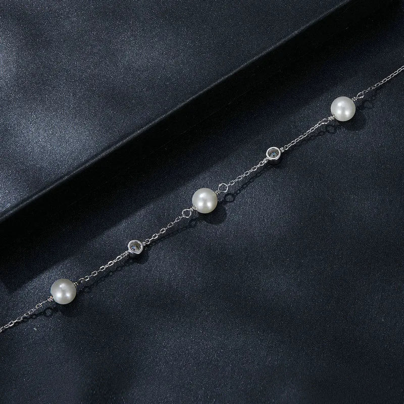 LUNA - 925 Sterling Silver Pearl and 0.1ct Moissanite Station Bracelet