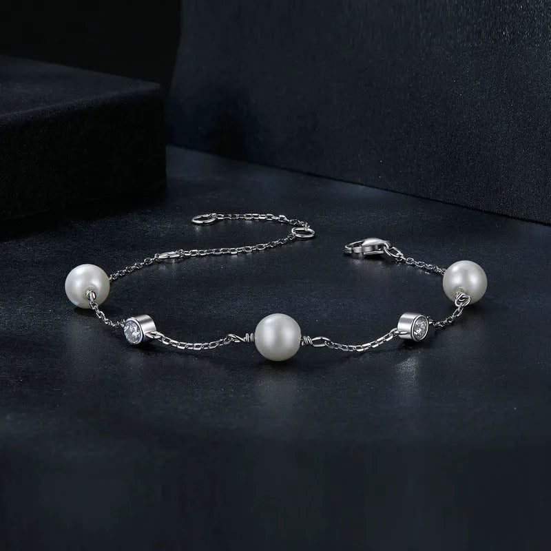 LUNA - 925 Sterling Silver Pearl and 0.1ct Moissanite Station Bracelet