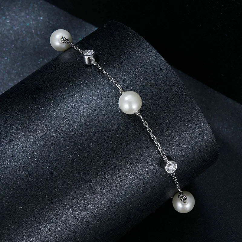 LUNA - 925 Sterling Silver Pearl and 0.1ct Moissanite Station Bracelet